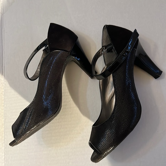 Karen Scott black pumps size 8 - Picture 3 of 7